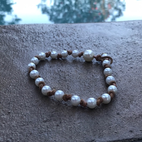 Tan pearl anklet - Picture 4 of 5